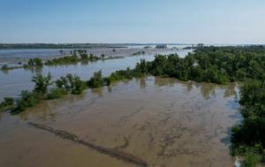 Минув майже місяць відтоді, як окупанти підірвали греблю