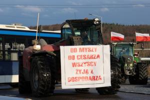 Поліцейські охороняють протести фермерів