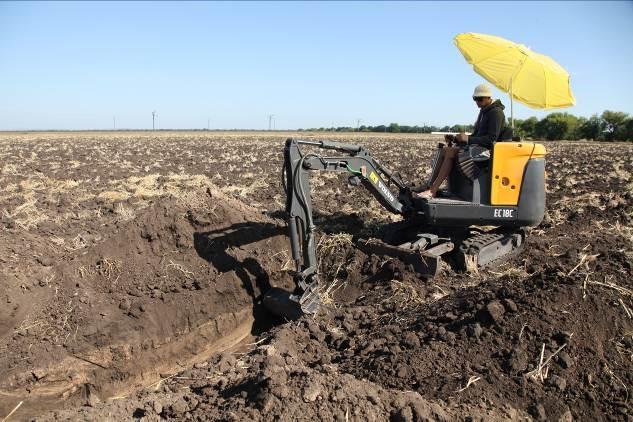 В Україні відкрили перший завод із виробництва землерийної техніки