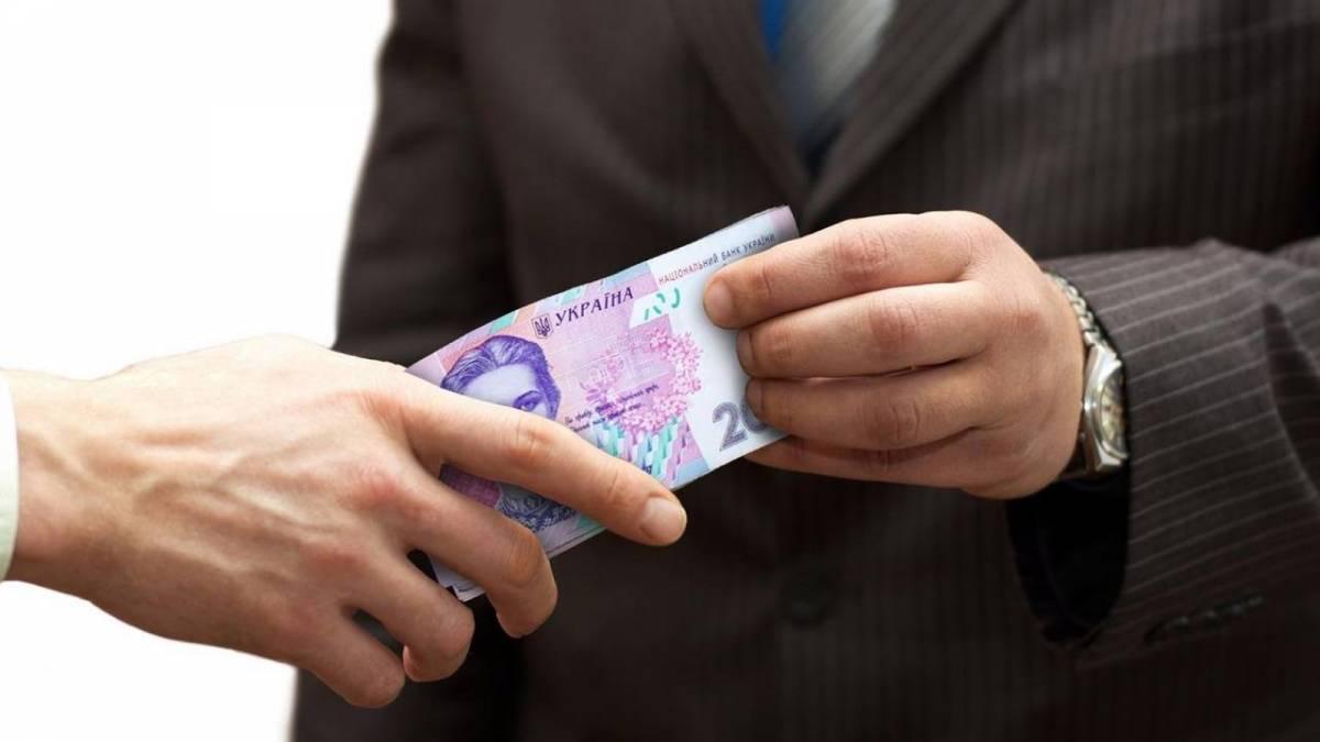 На Дніпропетровщині керівника відділу ОТГ затримали на хабарі у $32 тис. за виділення землі 