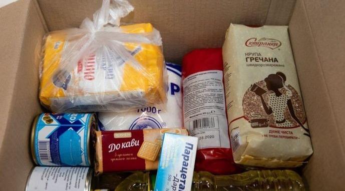 Уряд забезпечить жителів зони бойових дій продуктовими наборами