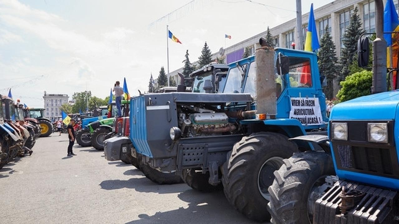 Проїзд аграріїв із сільгосптехнікою здійснювався через три точки столиці