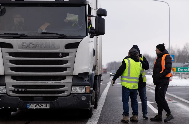 Про рішення повідомили мітингувальникам і їм наказали розійтися