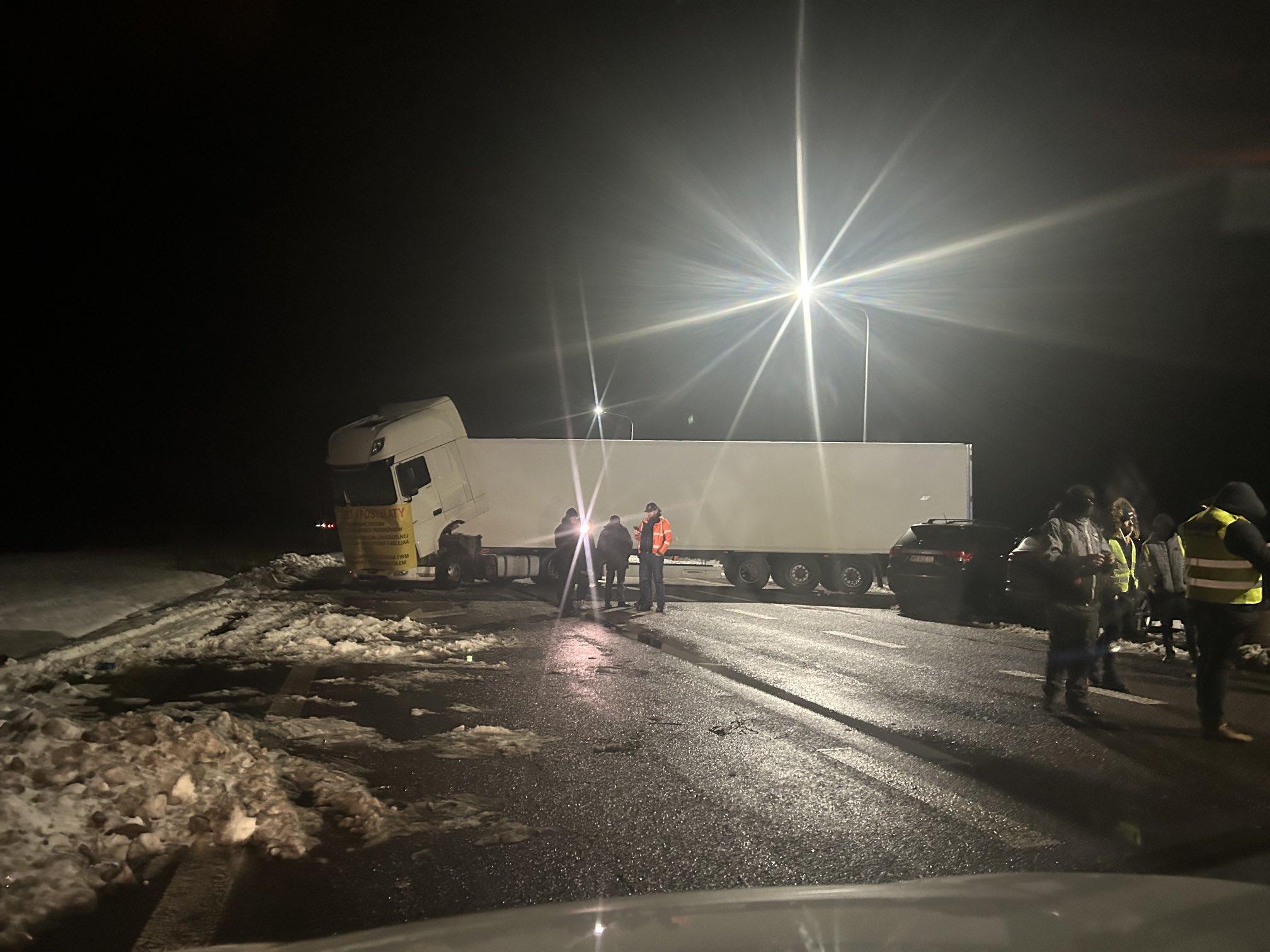 Єврокомісар з транспорту Адіна Велян розкритикувала уряд Польщі за нездатність вирішити проблему з протестами