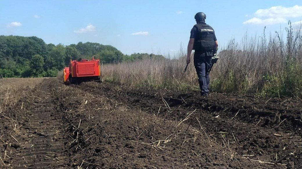 Розмінування сільгоспземель: КМУ схвалив порядок і хоче запустити на ринок приватних розмінувальників